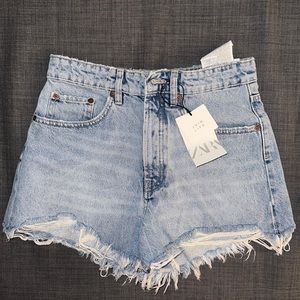 Zara trf high rise denim shorts light wash size 4